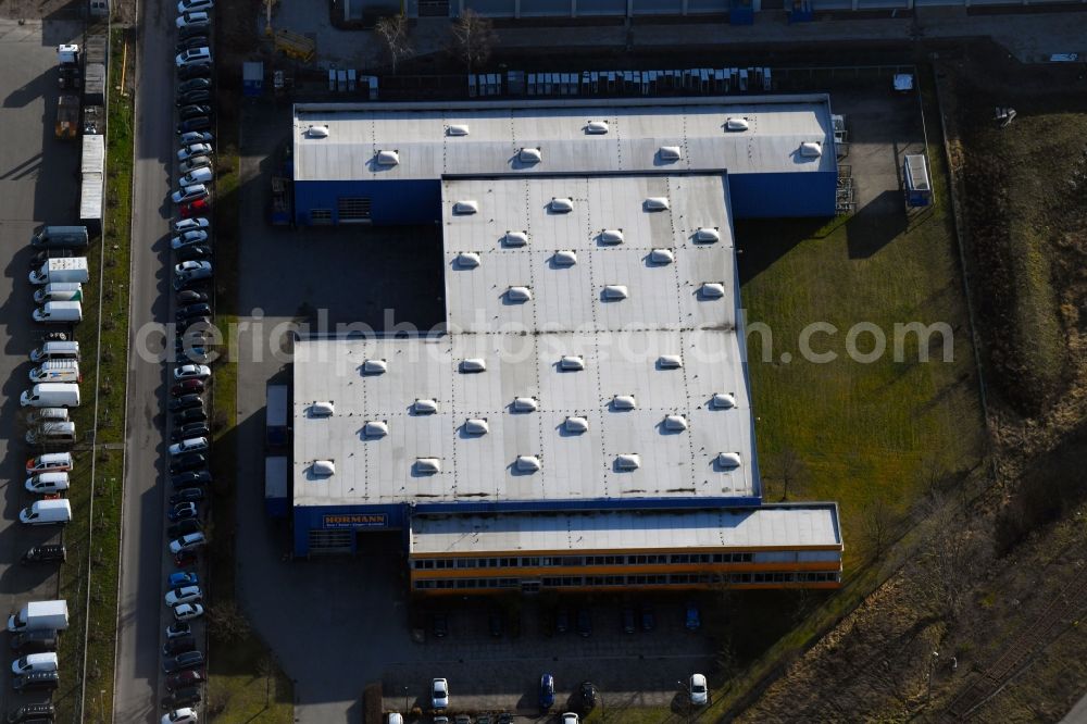 Hoppegarten from above - Building and production halls on the premises of of Hoermann KG - Nieoflassung Berlin in of Industriestrasse in Hoppegarten in the state Brandenburg, Germany