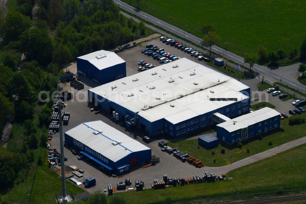 Aerial photograph Märkisch Linden - Building and production halls on the premises of Huch GmbH Behaelterbau on Temnitz-Park-Chaussee in Maerkisch Linden in the state Brandenburg, Germany