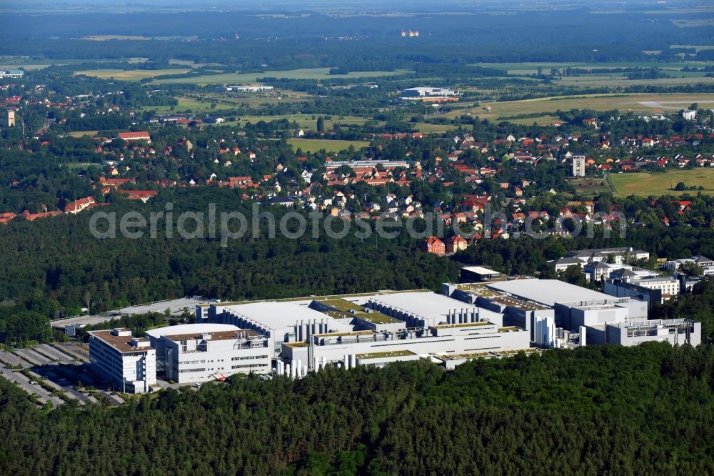 Dresden from above - Building and production halls on the premises of Infineon Technologies Dresden GmbH on Koenigsbruecker Str in the district Klotzsche in Dresden in the state Saxony, Germany