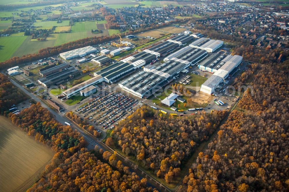 Voerde (Niederrhein) from above - Building and production halls on the premises of Interfer Rohrunion GmbH Am Industriepark in the district Friedrichsfeld in Voerde (Niederrhein) in the state North Rhine-Westphalia