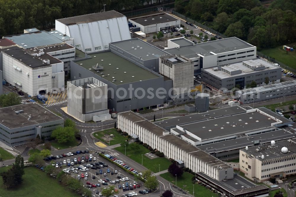Toulouse from above - Building and production halls on the premises of intespace am rond point Guillaumat in Cedex in Toulouse in Languedoc-Roussillon Midi-Pyrenees, France
