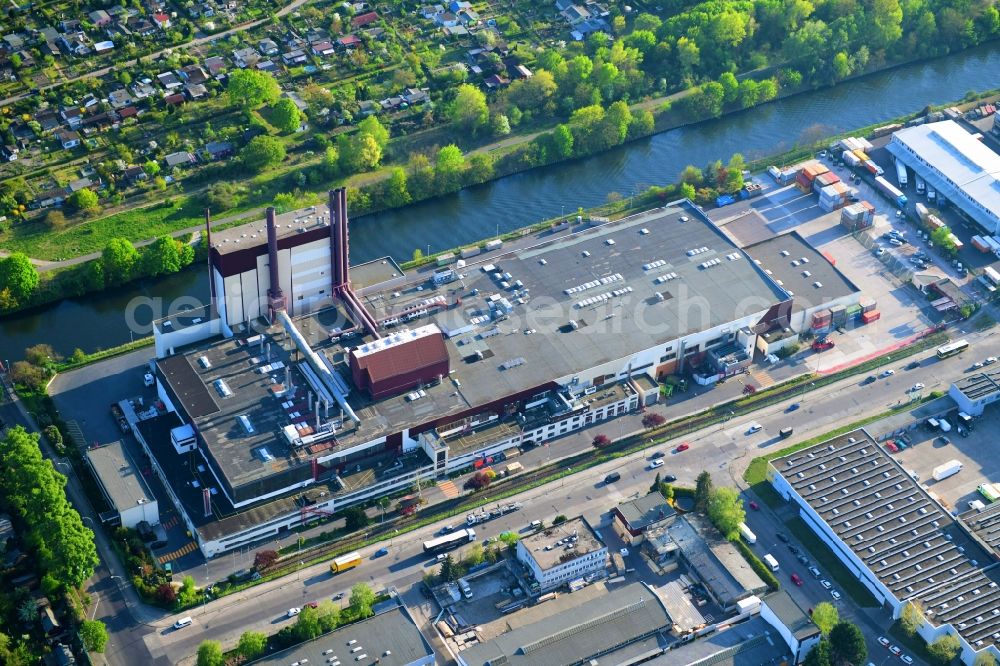 Berlin from above - Building and production halls on the premises of Kaffeegrosshaendler Jacobs Douwe Egberts in Berlin, Germany