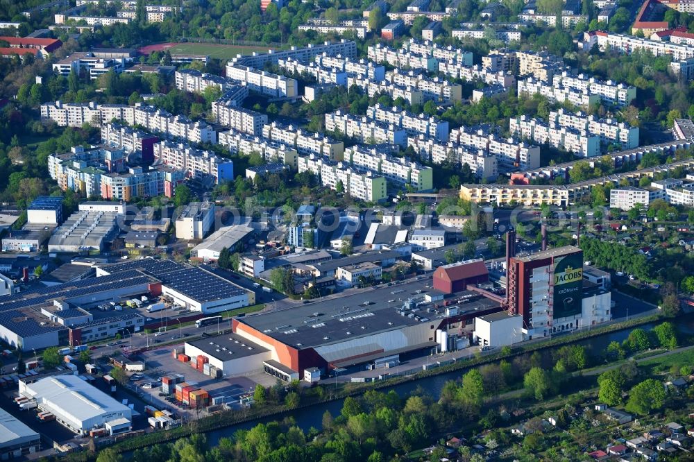 Berlin from above - Building and production halls on the premises of Kaffeegrosshaendler Jacobs Douwe Egberts in Berlin, Germany