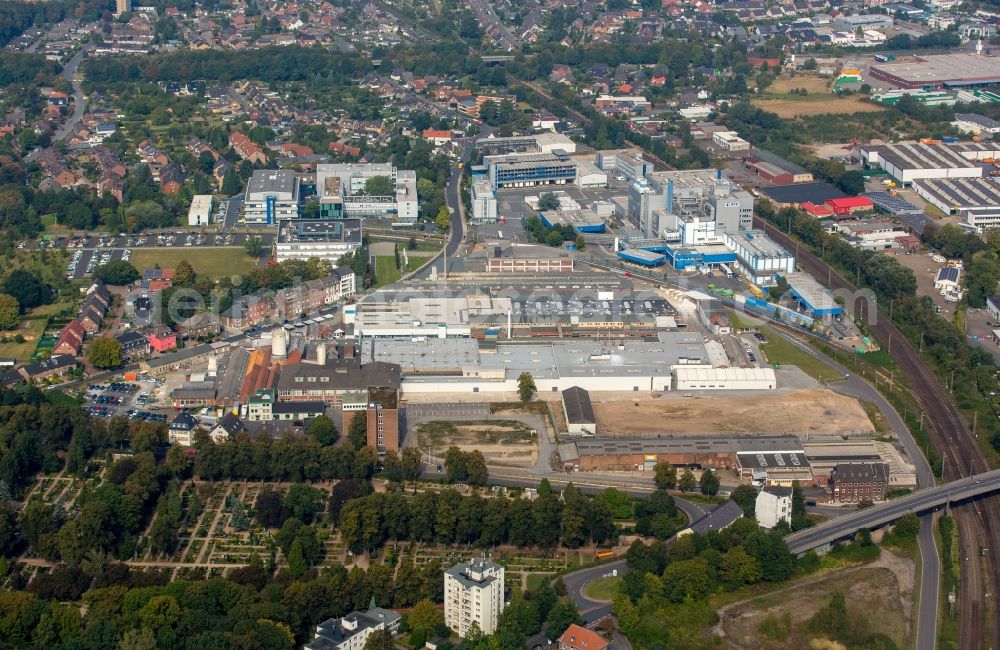 Wesel from above - Buildings and production halls at the factory premises Keramag Keramische Werke AG and ALTANA AG in Wesel, North Rhine-Westphalia