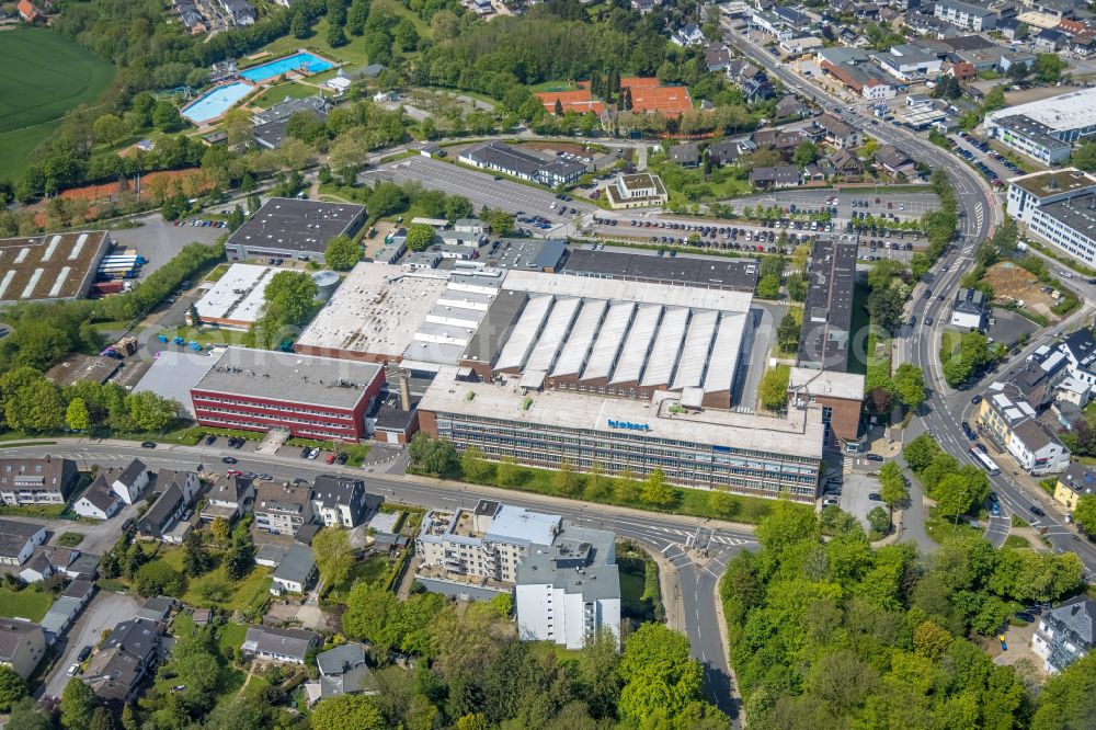 Aerial image Heiligenhaus - Building and production halls on the premises Kiekert AG on street Ratinger Strasse in Heiligenhaus at Ruhrgebiet in the state North Rhine-Westphalia, Germany