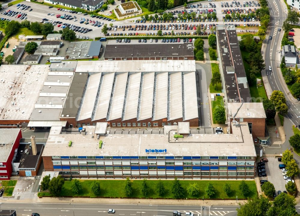 Aerial image Heiligenhaus - Building and production halls on the premises of Kiekert AG on Hoeseler Platz in Heiligenhaus in the state North Rhine-Westphalia