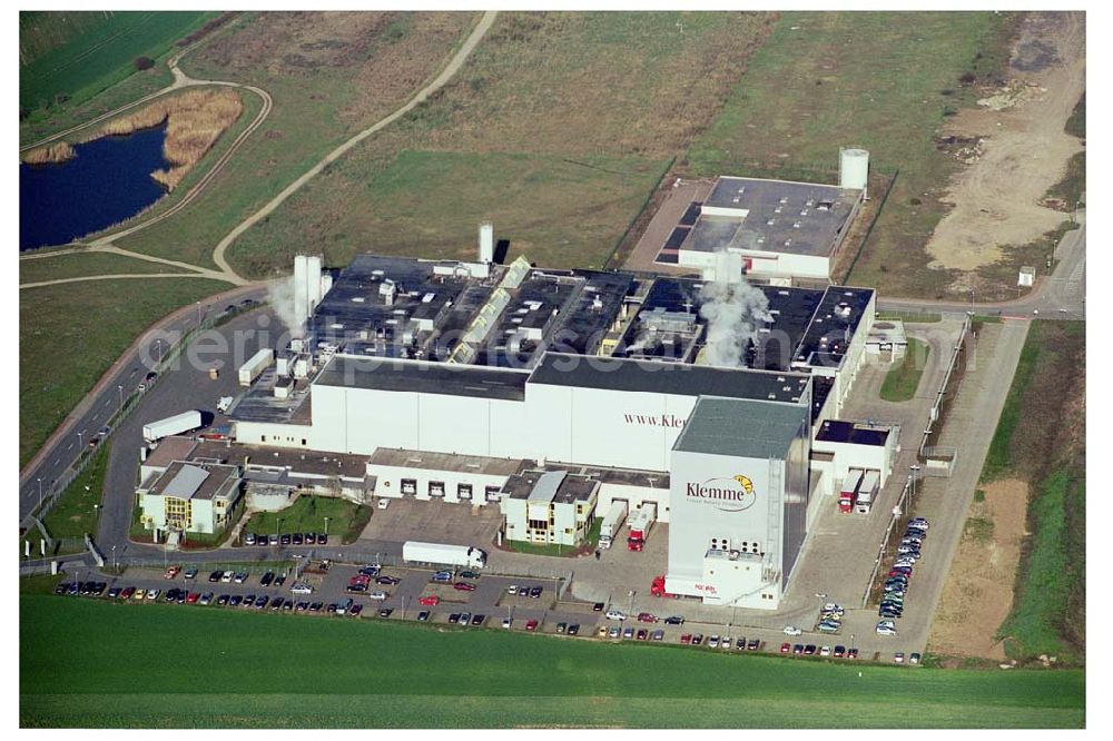 Aerial photograph EISLEBEN - Werksgelände der Klemme AG (Backwaren) Gewerbegebiet Strohügel Industriestraße 4 D - 06295 Lutherstadt Eisleben Telefon (0 34 75) 729 - 102 Telefax (0 34 75) 729 - 222 info@klemme-ag.com Frau Norit Liebhold