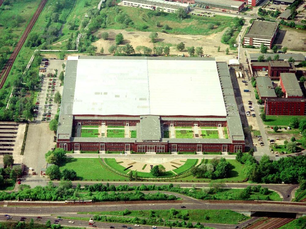 Aerial photograph Berlin - Marzahn - Werksgelände der KNORR - BREMSE an der Landsberger Allee in Berlin - Marzahn