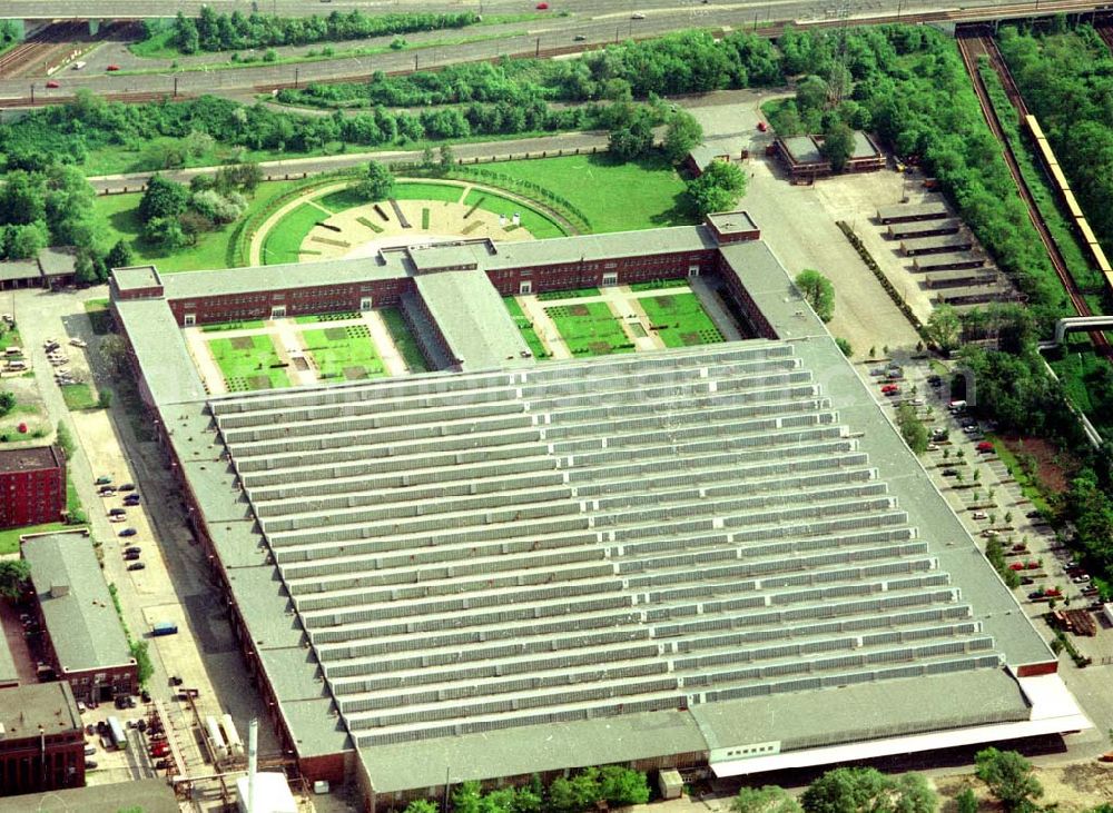 Berlin - Marzahn from above - Werksgelände der KNORR - BREMSE an der Landsberger Allee in Berlin - Marzahn