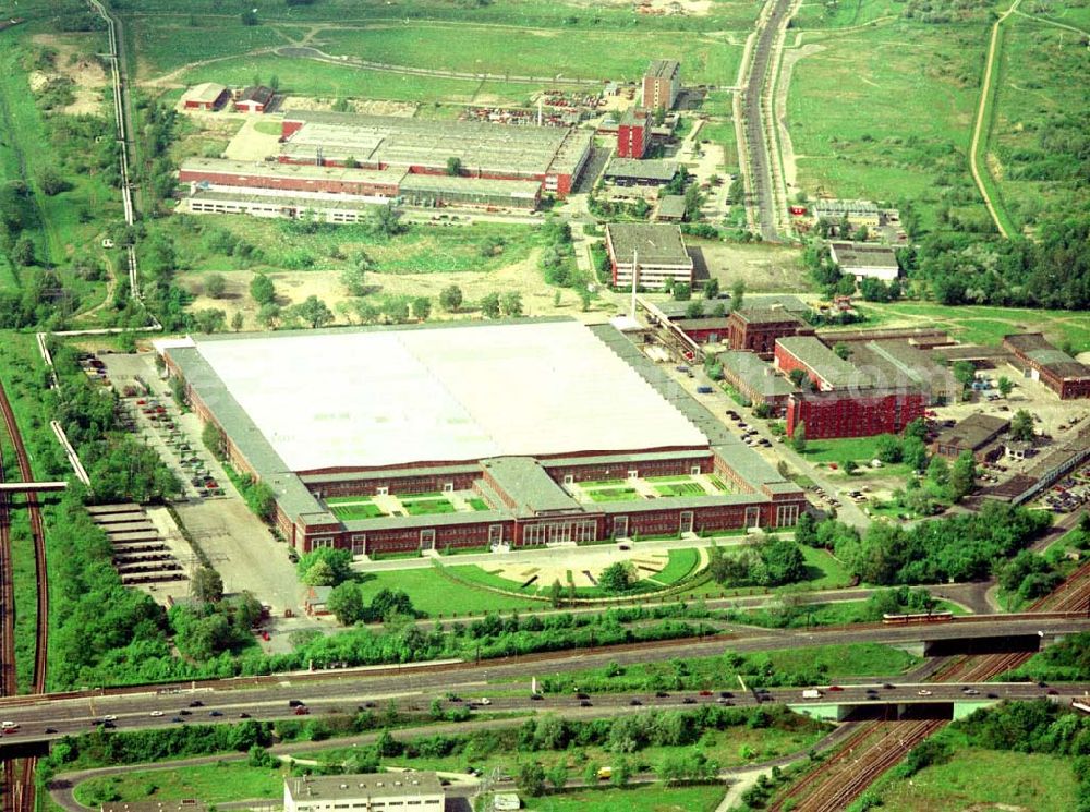 Aerial image Berlin - Marzahn - Werksgelände der KNORR - BREMSE an der Landsberger Allee in Berlin - Marzahn