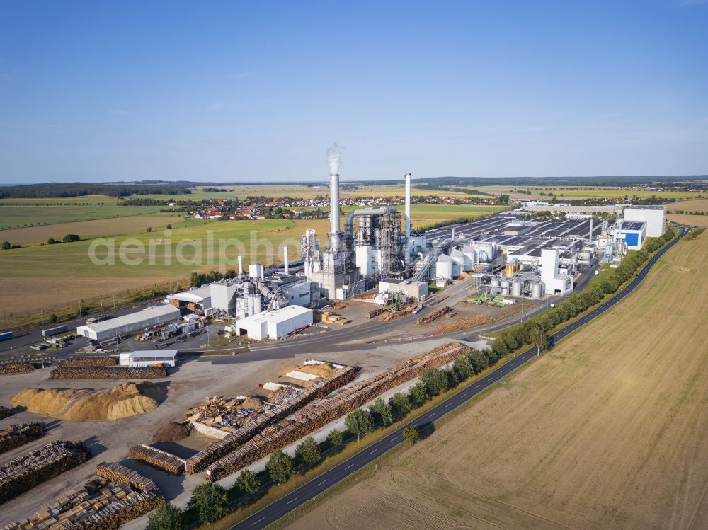 Lampertswalde from the bird's eye view: Building and production halls on the premises of Kronospan GmbH on street Muehlbacher Strasse in the district Quersa in Lampertswalde in the state Saxony, Germany