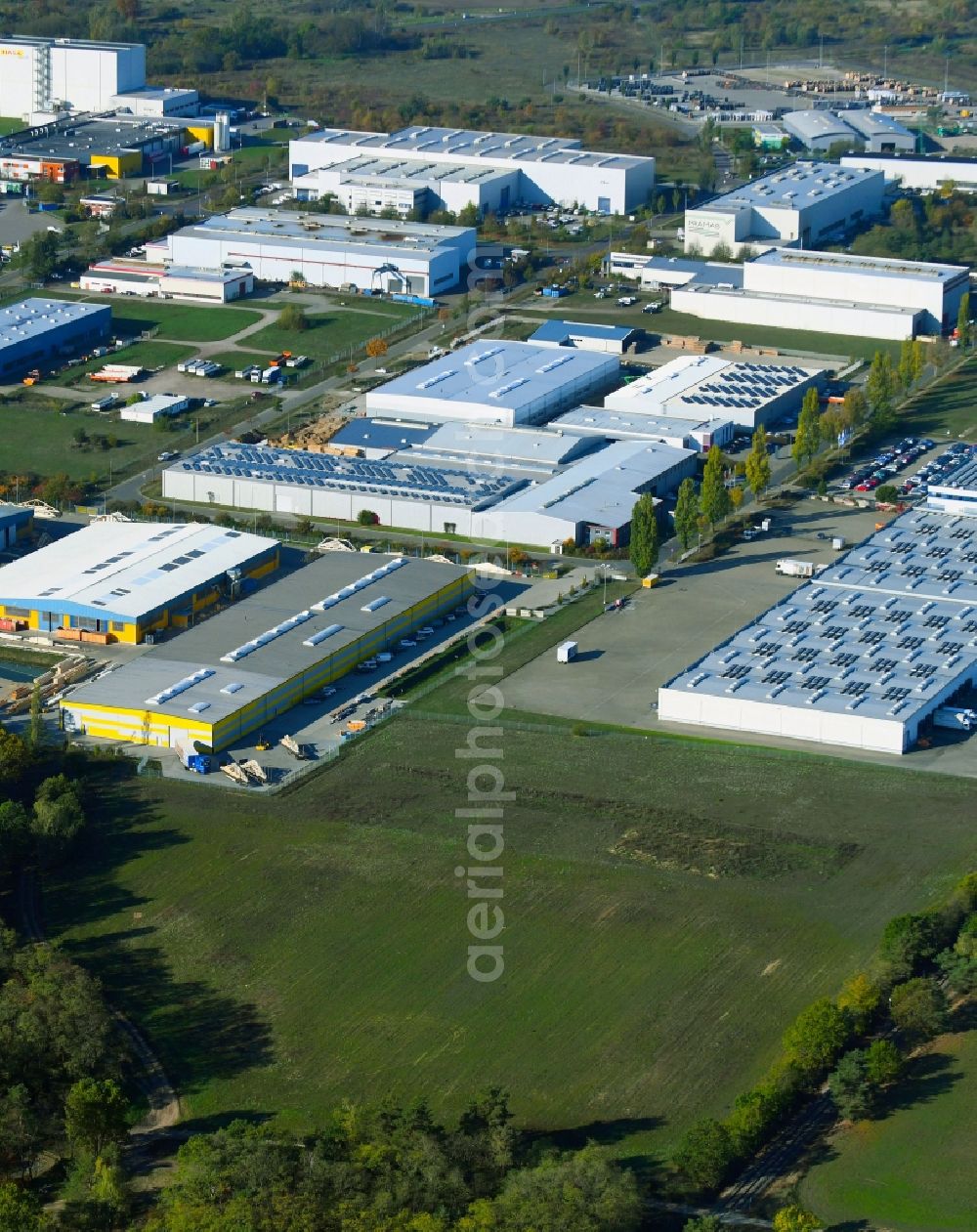 Burg from the bird's eye view: Building and production halls on the premises of Laukien GmbH on Pappelweg in Burg in the state Saxony-Anhalt, Germany