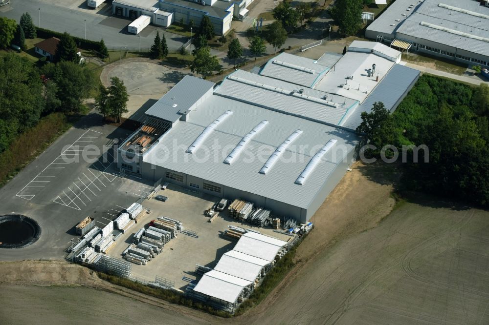 Aerial photograph Ludwigslust - Building and production halls on the premises of the Lewens Sonnenschutz-Systeme GmbH & Co. KG in Ludwigslust in the state Mecklenburg - Western Pomerania