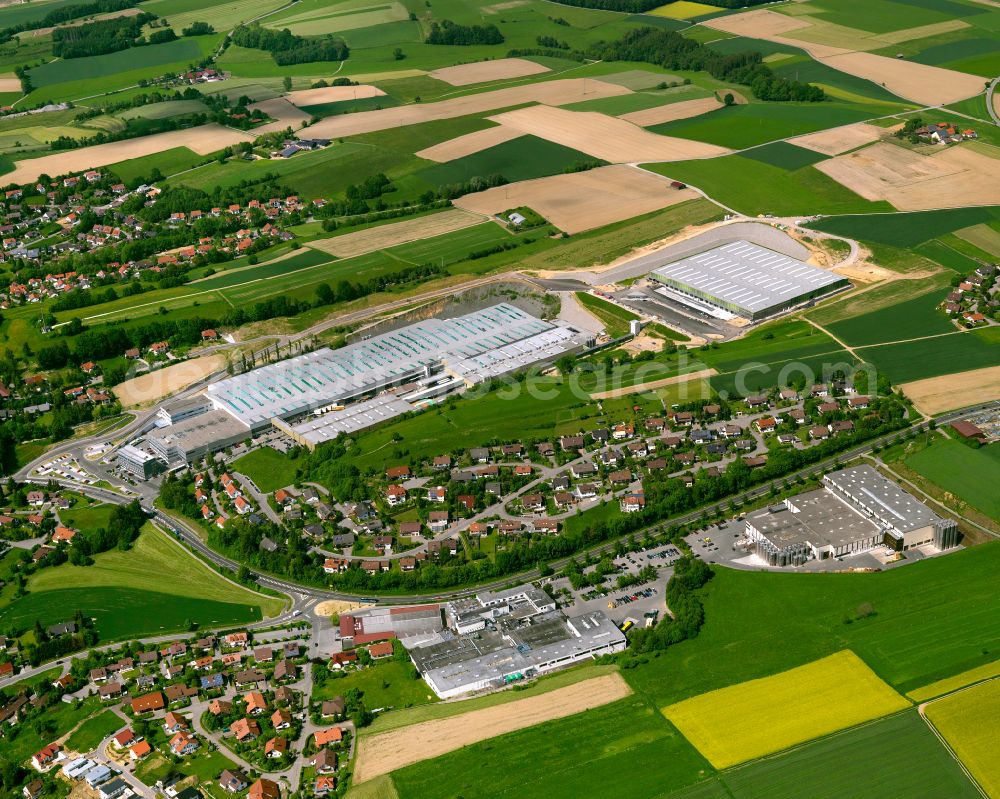 Aerial photograph Ochsenhausen - Building and production halls on the premises Liebherr-Hausgeraete Ochsenhausen GmbH Liebherr-Hausgeraete-Kundenzentrum on Memminger Str in Ochsenhausen in the state Baden-Wuerttemberg, Germany