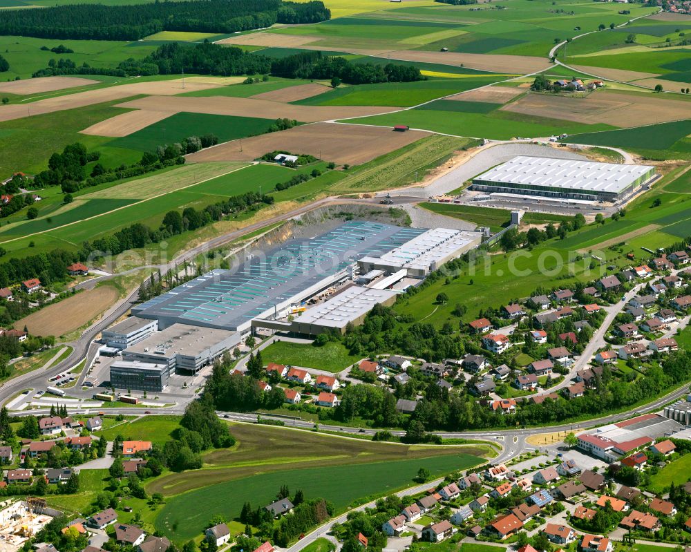 Aerial photograph Ochsenhausen - Building and production halls on the premises Liebherr-Hausgeraete Ochsenhausen GmbH Liebherr-Hausgeraete-Kundenzentrum on Memminger Str in Ochsenhausen in the state Baden-Wuerttemberg, Germany