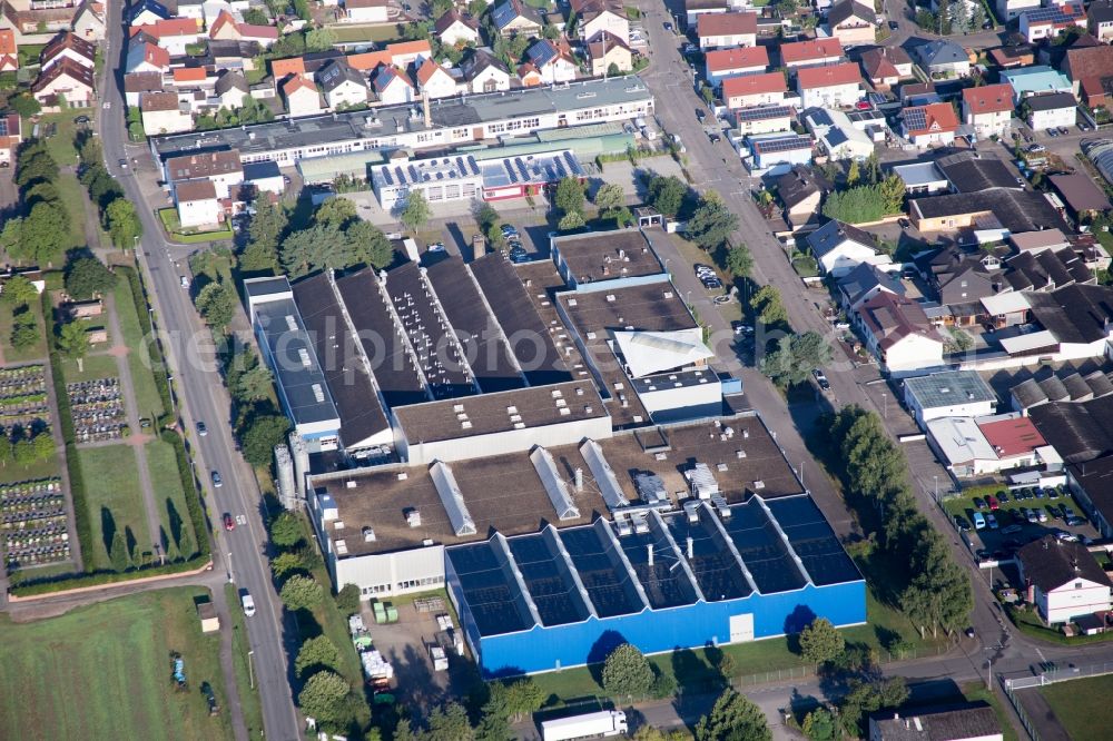 Aerial image Hambrücken - Building and production halls on the premises of Linhardt & Co. GmbH in Hambruecken in the state Baden-Wuerttemberg, Germany