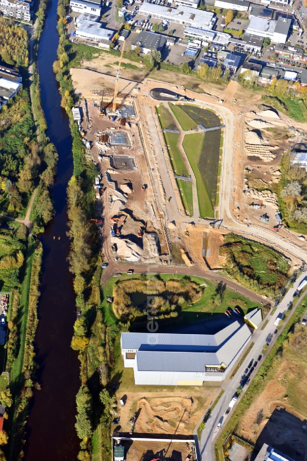 Hamburg from above - Building and production halls on the premises of LZN Laser Zentrum Nord GmbH Am Schleusengraben in the district Bergedorf in Hamburg, Germany