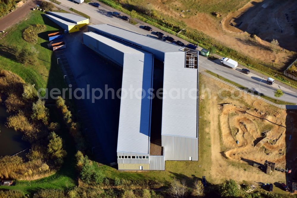 Hamburg from the bird's eye view: Building and production halls on the premises of LZN Laser Zentrum Nord GmbH Am Schleusengraben in the district Bergedorf in Hamburg, Germany