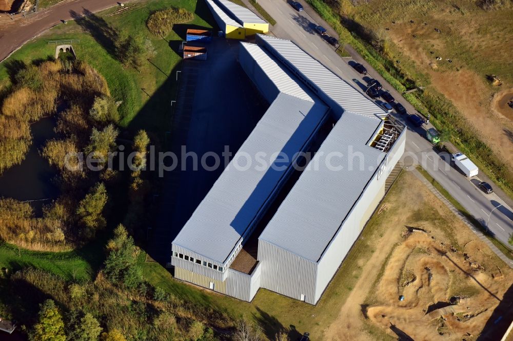 Aerial image Hamburg - Building and production halls on the premises of LZN Laser Zentrum Nord GmbH Am Schleusengraben in the district Bergedorf in Hamburg, Germany