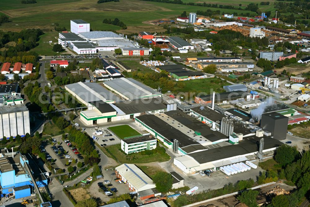 Aerial image Hagenow - Building and production halls on the premises Mecklenburger Kartoffelveredlung GmbH in Hagenow in the state Mecklenburg - Western Pomerania, Germany