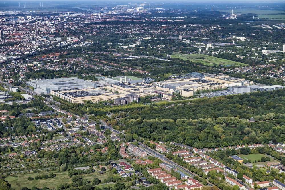 Aerial photograph Bremen - Building and production halls on the premises Mercedes Benz factory in the district Sebaldsbrueck in Bremen, Germany