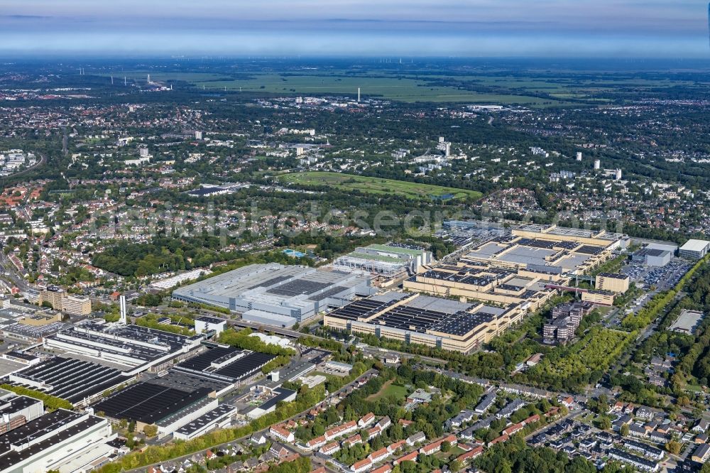 Bremen from the bird's eye view: Building and production halls on the premises of Mercedes Benz factory on Sebalsbruecker Heerstrasse in the district Sebaldsbrueck in Bremen, Germany