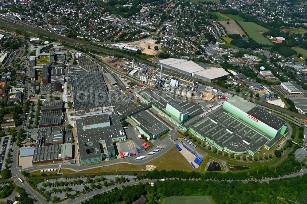 Aerial image Gütersloh - Building and production halls on the premises of Miele Vertriebsgesellschaft Deutschland KG on Carl-Miele-Strasse in the district Spexard in Guetersloh in the state North Rhine-Westphalia, Germany