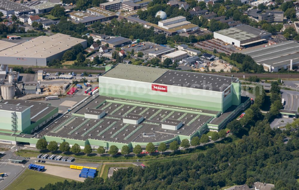 Gütersloh from the bird's eye view: Building and production halls on the premises of Miele Vertriebsgesellschaft Deutschland KG on Carl-Miele-Strasse in the district Spexard in Guetersloh in the state North Rhine-Westphalia, Germany