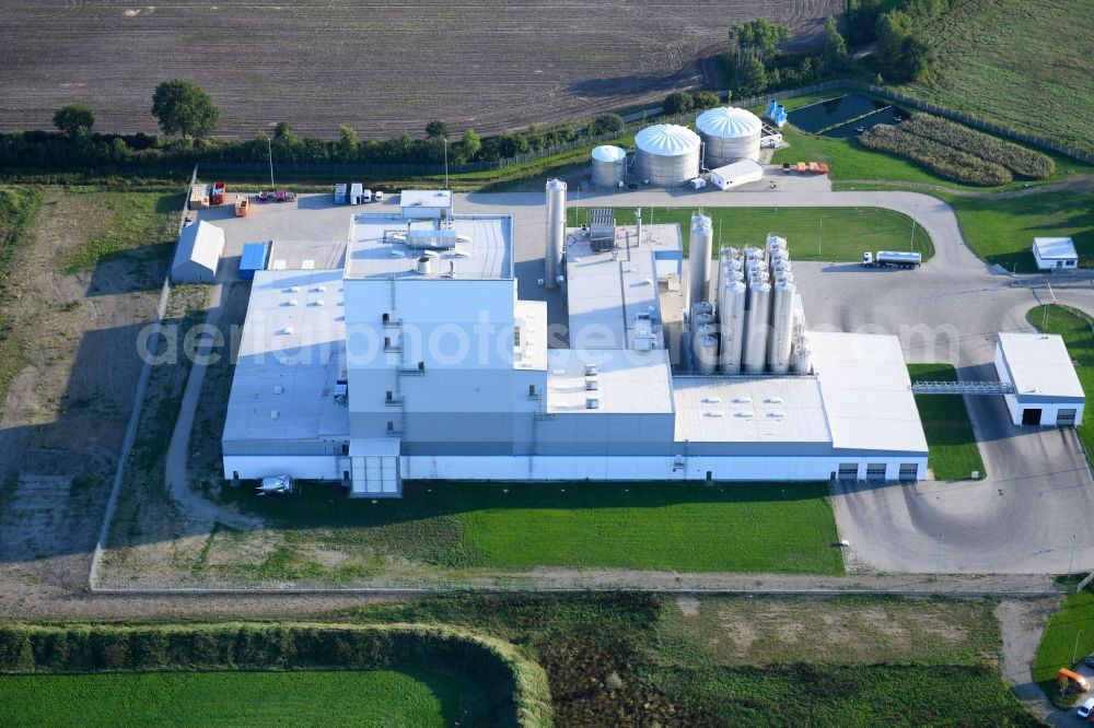 Neumünster from the bird's eye view: Building and production halls on the premises of MTW Milchtrockenwerk Norddeutschland GmbH on Donaubogen in Neumuenster in the state Schleswig-Holstein, Germany