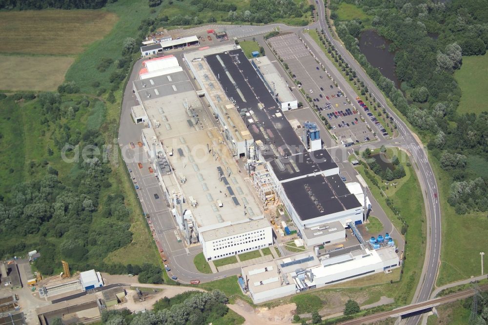 Dillingen/Saar from the bird's eye view: Building and production halls on the premises Nemak Dillingen GmbH in Marie-Curie-Strasse in Dillingen/Saar in the state Saarland, Germany