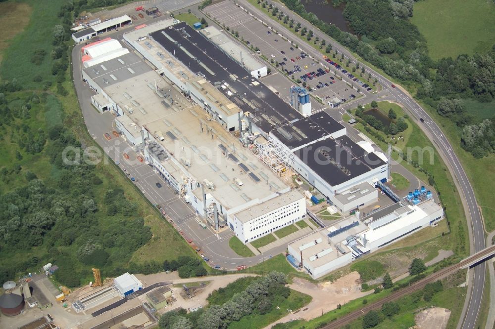 Aerial image Dillingen/Saar - Building and production halls on the premises Nemak Dillingen GmbH in Marie-Curie-Strasse in Dillingen/Saar in the state Saarland, Germany