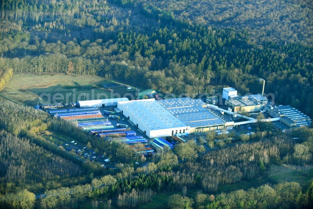 Aumühle from the bird's eye view: Building and production halls on the premises of Nestle Waters Deutschland Aktiengesellschaft in Aumuehle in the state Schleswig-Holstein, Germany