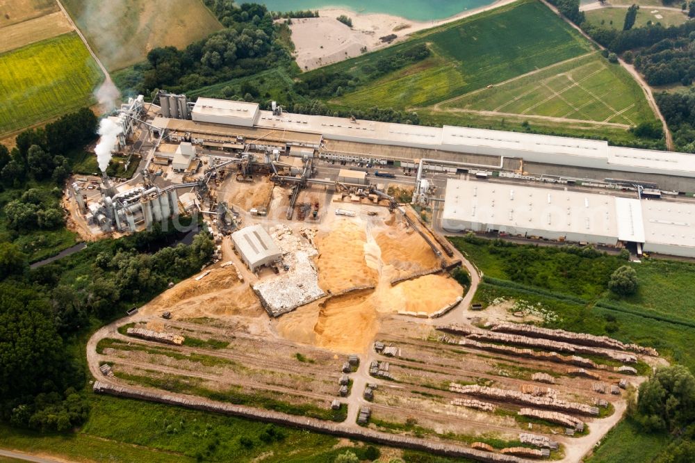 Germersheim from the bird's eye view: Building and production halls on the premises of Nolte Holzwerkstoff GmbH & Co. KG in Germersheim in the state Rhineland-Palatinate, Germany