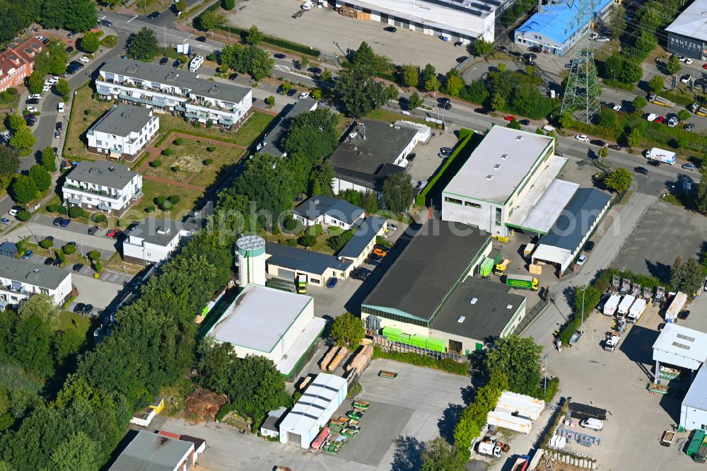 Wentorf from the bird's eye view: Building and production halls on the premises of Norddeutsche Kistenfabrik K.Pannecke GmbH on street Suedring in Wentorf in the state Schleswig-Holstein, Germany