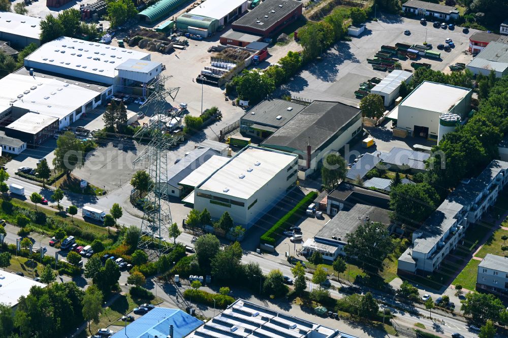 Aerial photograph Wentorf - Building and production halls on the premises of Norddeutsche Kistenfabrik K.Pannecke GmbH on street Suedring in Wentorf in the state Schleswig-Holstein, Germany