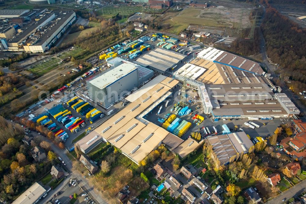 Duisburg from the bird's eye view: Building and production halls on the premises of Norske Skog Walsum GmbH in the district Walsum in Duisburg in the state North Rhine-Westphalia