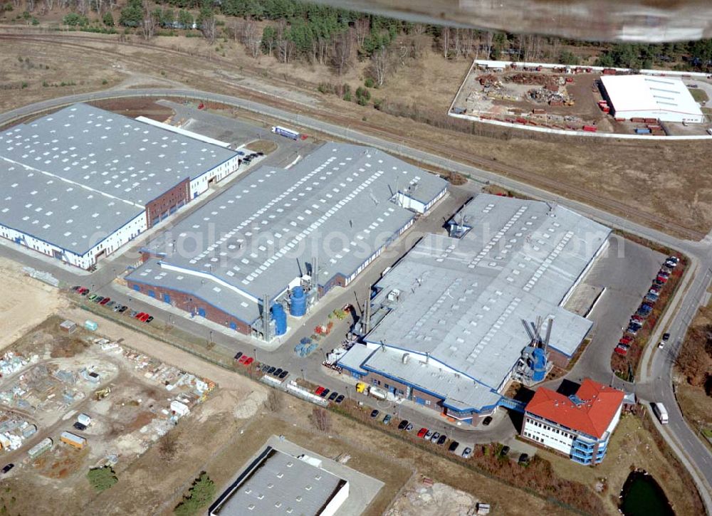 Oranienburg from the bird's eye view: Werksgelände der ORAFOL-Klebetechnik GmbH, Am Biotop2 in 16515 Oranienburg (Gewebegebiet). Tel.: 03301-8640