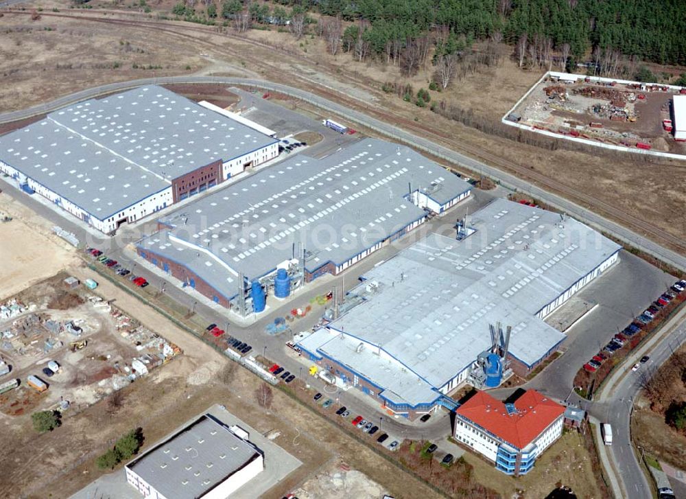 Oranienburg from the bird's eye view: Werksgelände der ORAFOL-Klebetechnik GmbH, Am Biotop2 in 16515 Oranienburg (Gewebegebiet). Tel.: 03301-8640