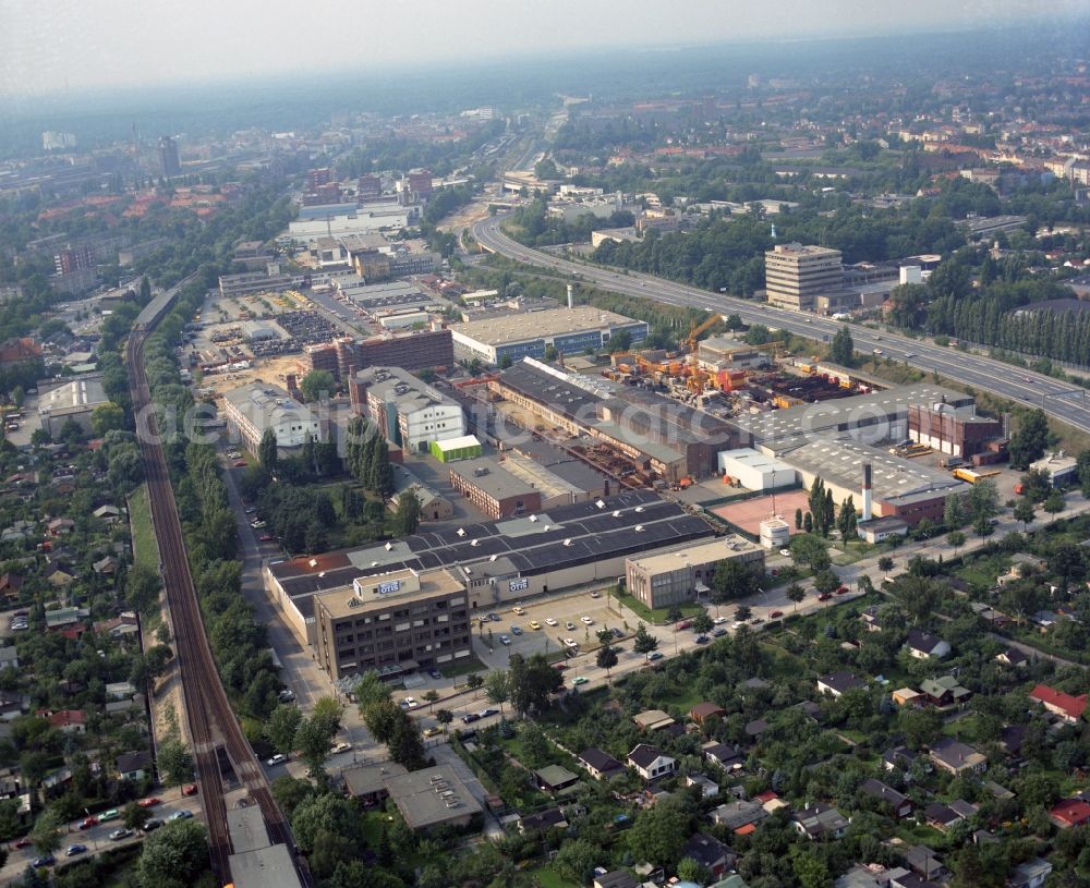 Berlin from the bird's eye view: Building and production halls on the premises of OTIS GmbH & Co. OHG Unternehmenszentrale Deutschland on Otisstrasse in the district Bezirk Reinickendorf in Berlin, Germany