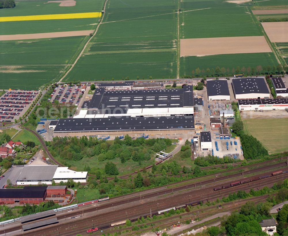 Aerial photograph Berlin - Building and production halls on the premises of OTIS GmbH & Co. OHG Unternehmenszentrale Deutschland on Otisstrasse in the district Bezirk Reinickendorf in Berlin, Germany