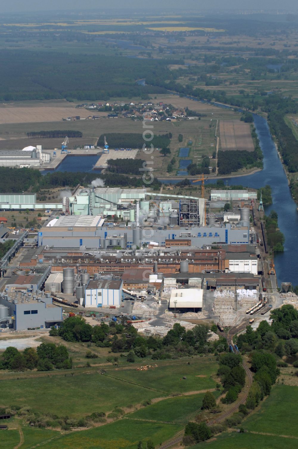 Schwedt/Oder from the bird's eye view: Buildings and production halls on the paper factory premisesof LEIPA Georg Leinfelder GmbH on street Kuhheide in the district Vierraden in Schwedt/Oder in the Uckermark in the state Brandenburg, Germany