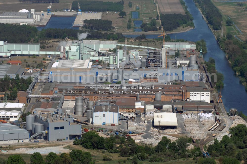 Aerial image Schwedt/Oder - Buildings and production halls on the paper factory premisesof LEIPA Georg Leinfelder GmbH on street Kuhheide in the district Vierraden in Schwedt/Oder in the Uckermark in the state Brandenburg, Germany