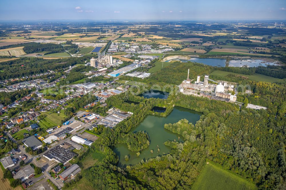 Aerial photograph Beckum - Building and production halls on the premises of PHOENIX Zementwerke Krogbeumker Holding GmbH & Co. KG in Beckum in the state North Rhine-Westphalia, Germany