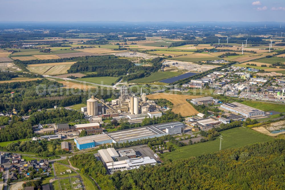 Beckum from above - Building and production halls on the premises of PHOENIX Zementwerke Krogbeumker Holding GmbH & Co. KG in Beckum in the state North Rhine-Westphalia, Germany