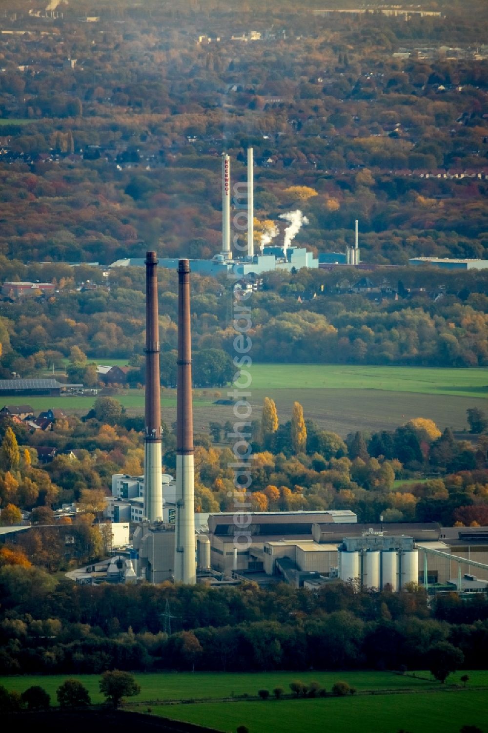 Aerial photograph Gladbeck - Building and production halls on the premises of Pilkington Germany AG on Hegestrasse in Gladbeck in the state North Rhine-Westphalia, Germany