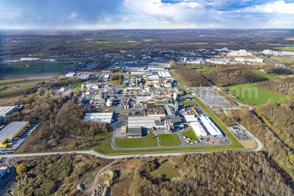 Hamm from the bird's eye view: Building and production halls on the premises of Du Pont de Nemours (Deutschland) GmbH Frielinghauser Strasse in the district Norddinker in Hamm at Ruhrgebiet in the state North Rhine-Westphalia