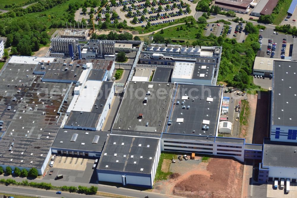 St. Wendel from the bird's eye view: Premises and production facilities of Fresenius Medical Care Germany GmbH in Sankt Wendel in Saarland. At the facility, life-saving products like dialyzers (artificial kidneys), blood lines and systems for peritoneal dialysis are developed and manufactured