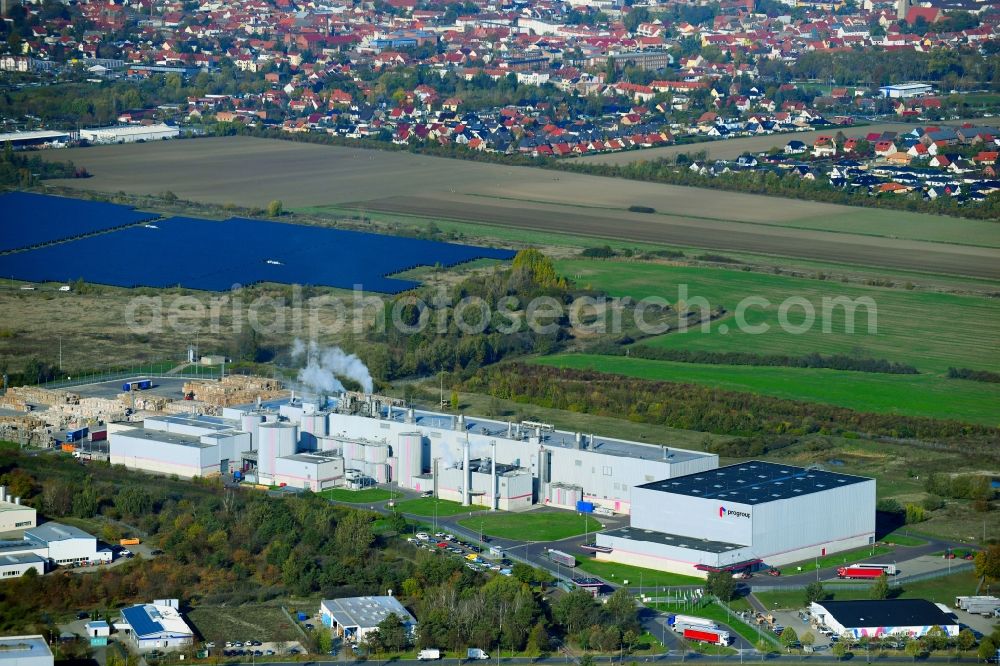 Burg from above - Building and production halls on the premises of Propapier PM1 GmbH Lindenallee in Burg in the state Saxony-Anhalt