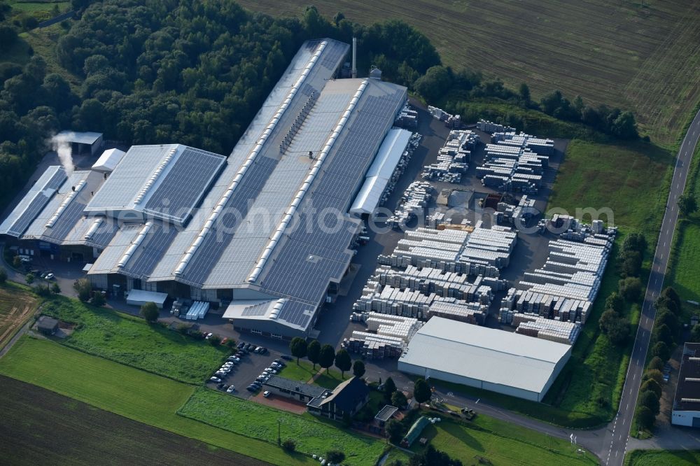 Aerial photograph Bannberscheid - Building and production halls on the premises of Roeben Tonbaustoffe GmbH on Kirchstrasse in Bannberscheid in the state Rhineland-Palatinate, Germany