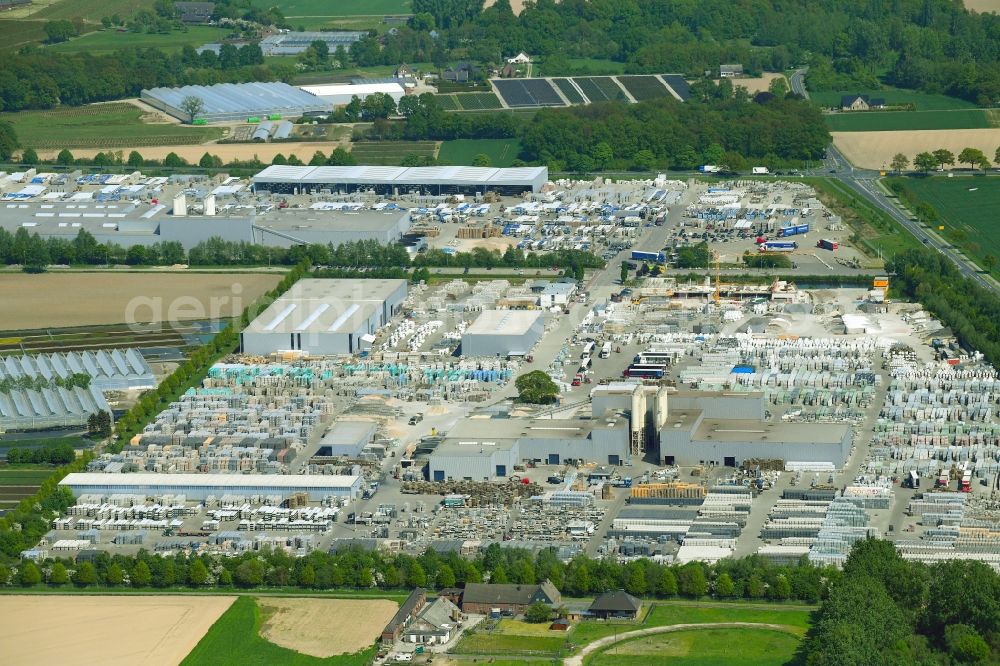 Aerial image Kevelaer - Building and production halls on the premises of Redsun GmbH & Co. KG on Delbrueckstrasse in Kevelaer in the state North Rhine-Westphalia, Germany